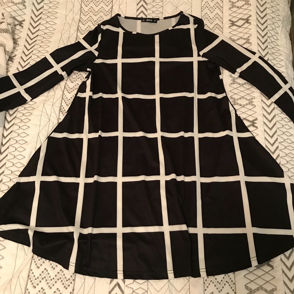 SHEIN M black and white patterned circle dress